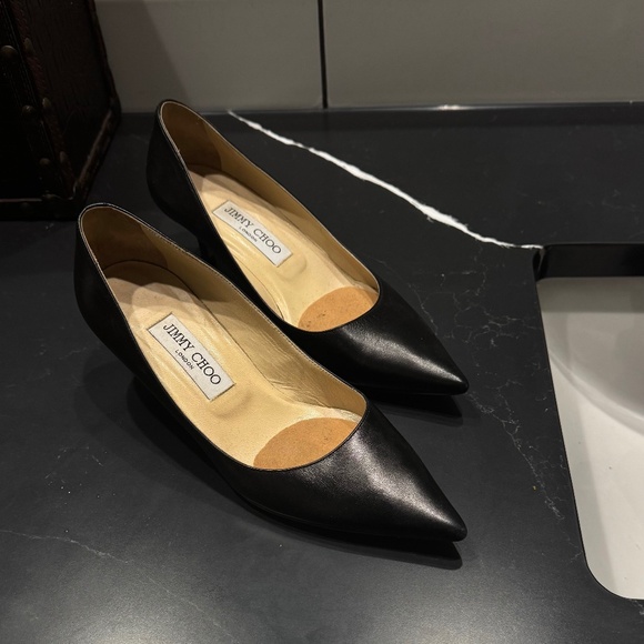 Jimmy Choo ladies size 371/2 pointed toe pumps very stylish - Picture 4 of 4